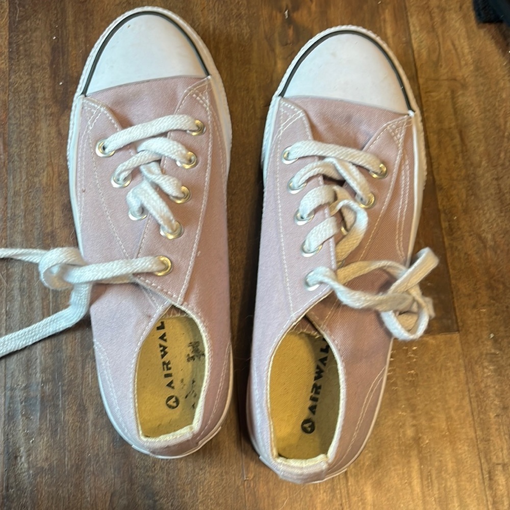 Airwalk Mauve chucks size 7